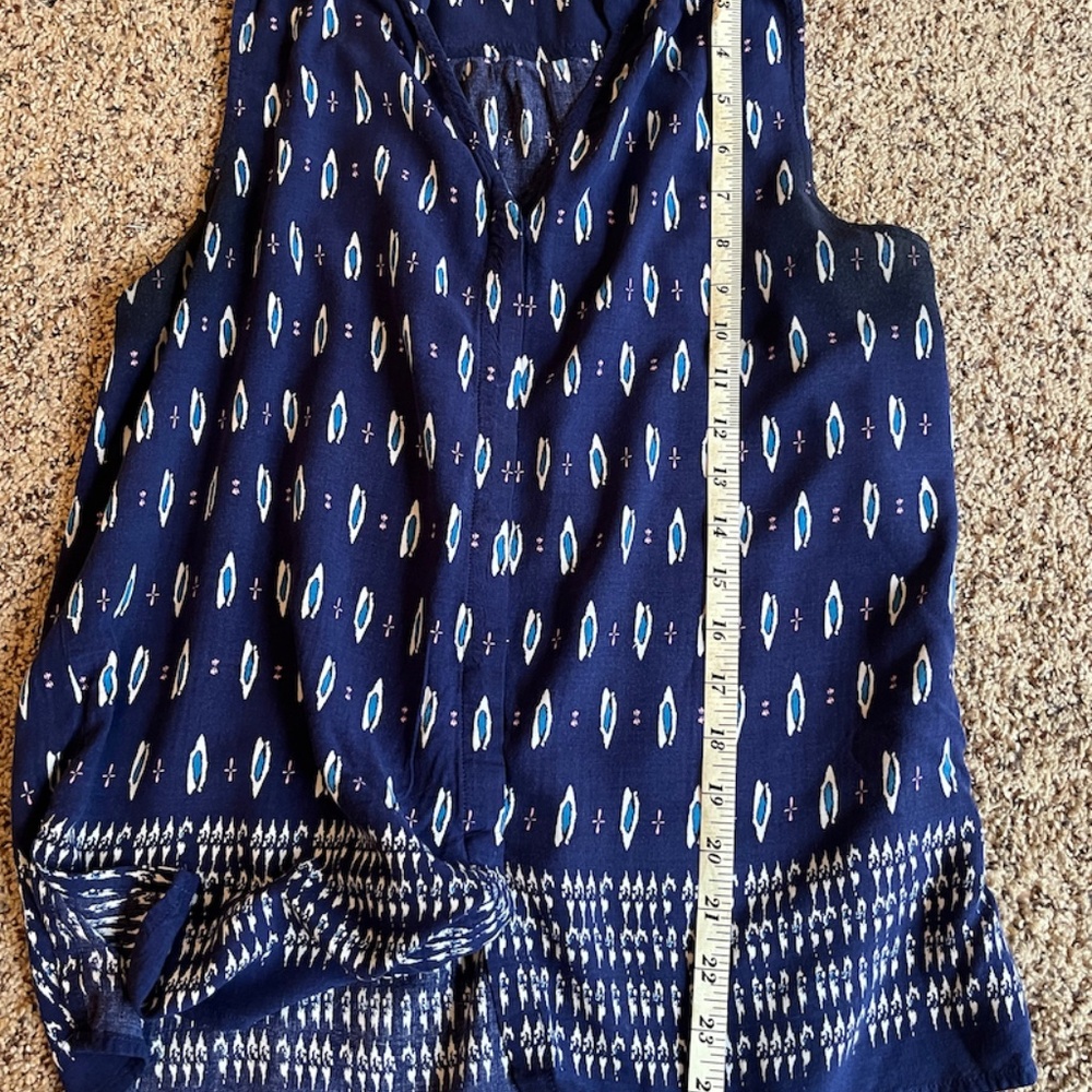 Women's Sleeveless Summer Top - Picture 3 of 10